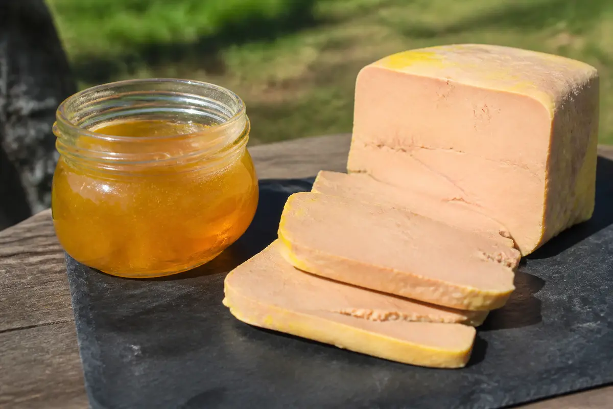 Miel et foie : Comment consommer ce trésor sans risque ?