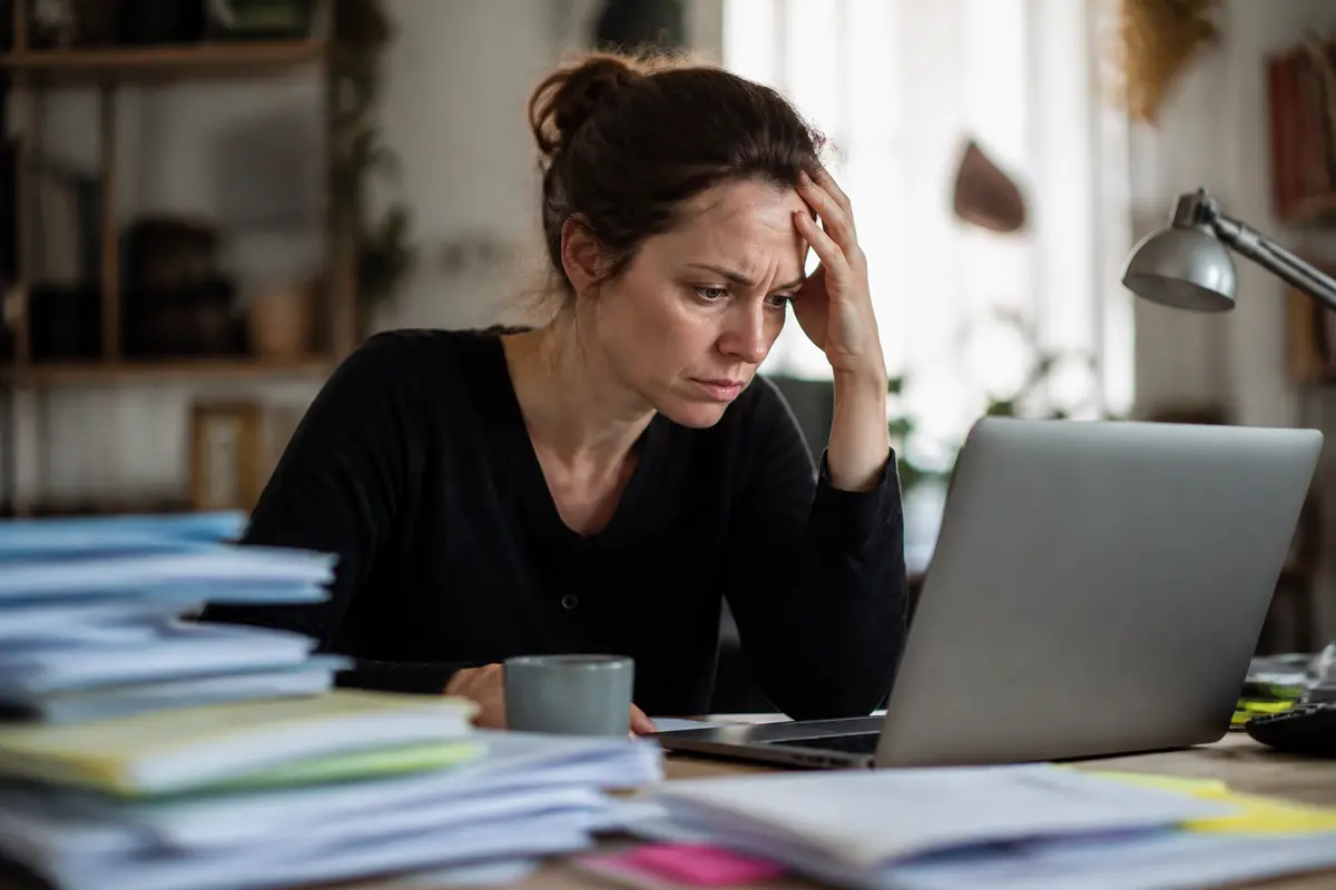 Tremblement intérieur du corps et fatigue : Causes et solutions ?